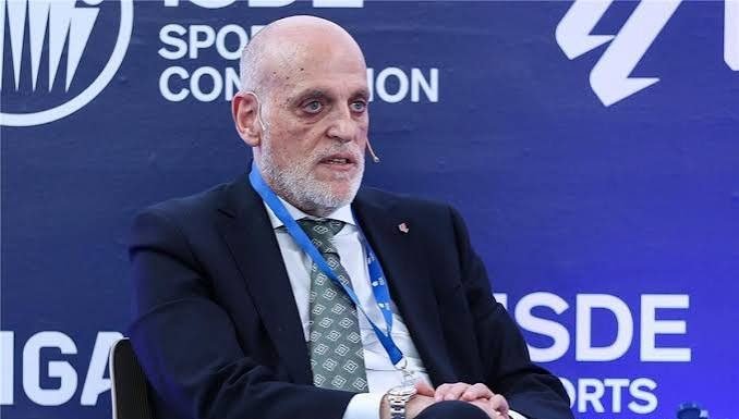 رئيس رابطة الدوري الإسباني لكرة القدم يدعو إنفانتينو إلى الاستقالة من “الفيفا” لأنه “يُدمر” كرة القدم